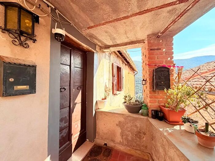 Appartamento quadrilocale in vendita in Via Mazzini, Casperia