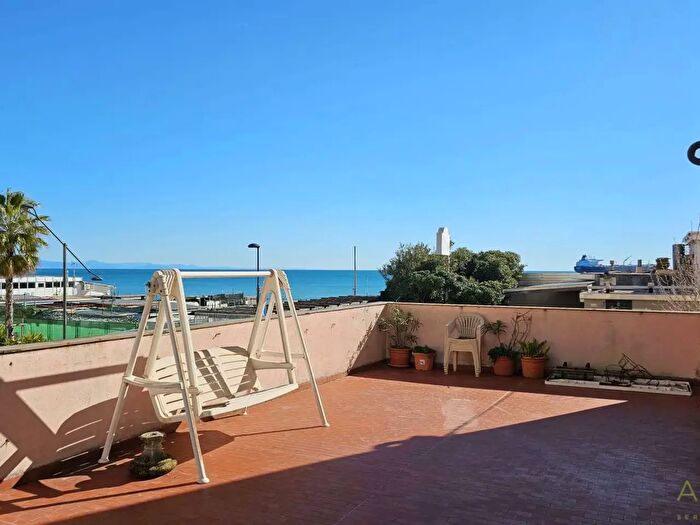 Appartamento con 5 locali in vendita in Via Nizza, Savona