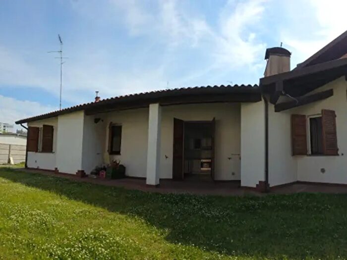 Casa quadrilocale in vendita in Via delle Tofane, Comacchio
