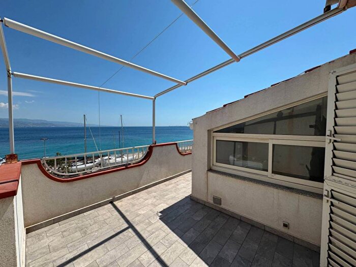 Casa trilocale in affitto in Via Consolare Pompea, Villaggio Pace, Messina