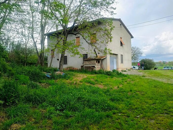 Casa con 6 locali in vendita in Via del Lavatoio, Lucignano