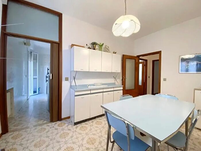 Appartamento con 6 locali in vendita in Via Bassano del Grappa, Ravenna