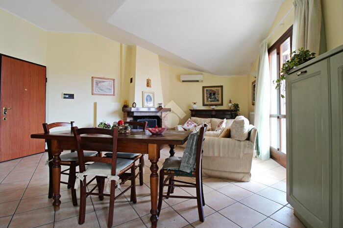 Appartamento quadrilocale in vendita in Via Argonne, Prato