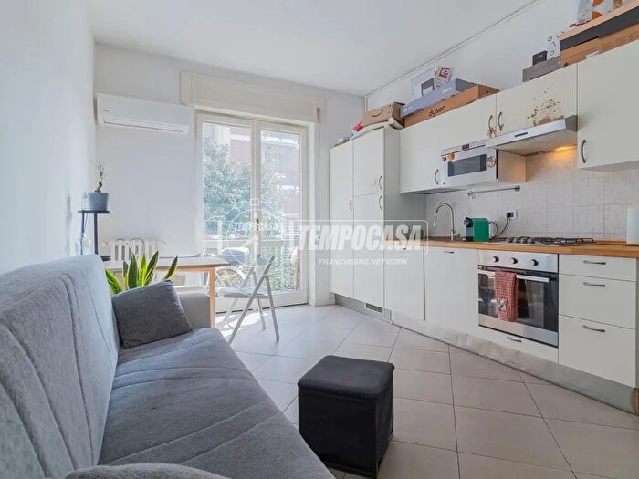 Appartamento bilocale in vendita in Via Benaco, Milano