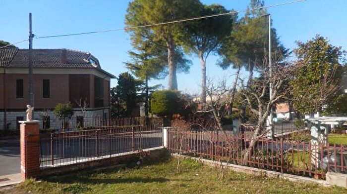 Casa con 6 locali in vendita in Via Ancona, Maiolati Spontini