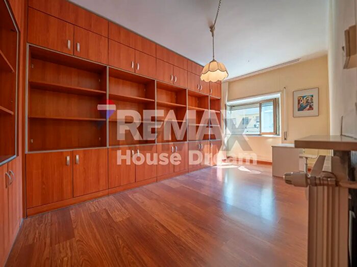 Appartamento trilocale in vendita in Via Ponzio Cominio, Roma