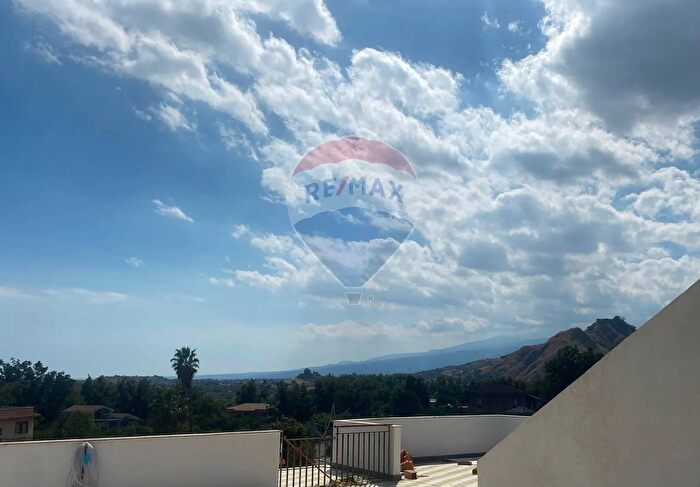 Appartamento con 5 locali in vendita in Via Santa Filomena, Taormina