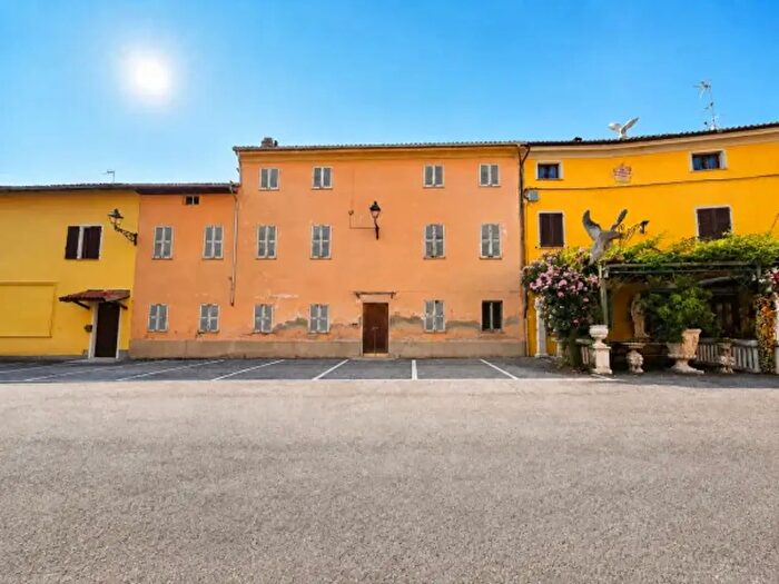 Casa con 6 locali in vendita in Piazza Gugliemo Marconi, Occimiano