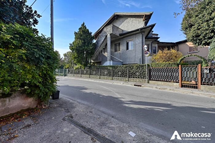Casa quadrilocale in vendita in Via Roma, Cervignano DAdda