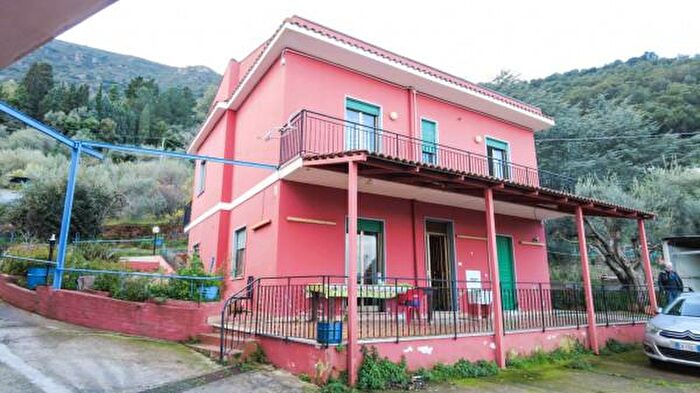 Casa con 6 locali in vendita in Case Pileci, Gioiosa Marea