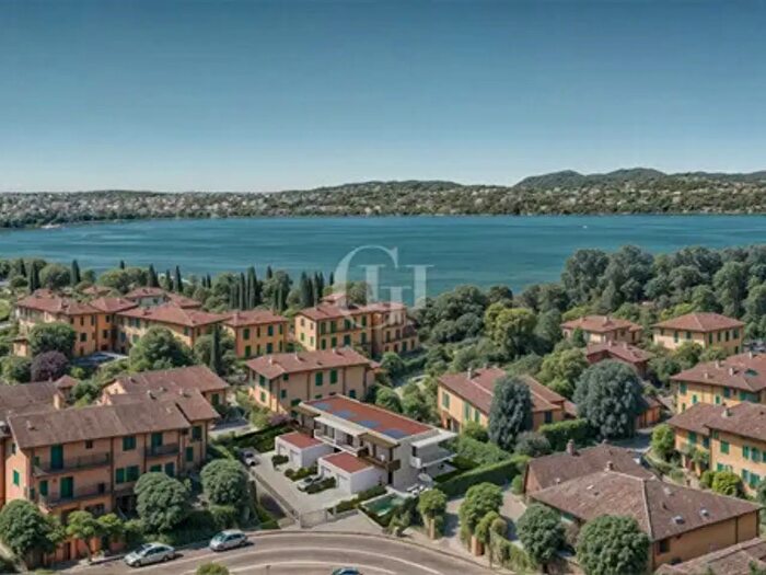 Casa trilocale in vendita in Desenzano Del Garda