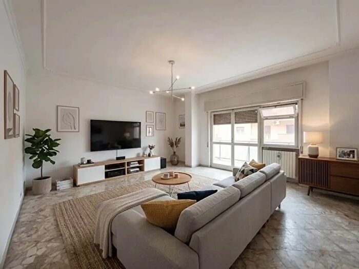 Appartamento con 5 locali in vendita in Bari