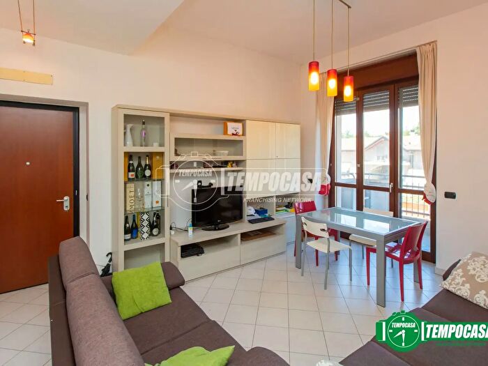 Appartamento quadrilocale in vendita in Via Luigi Pomini, Castellanza