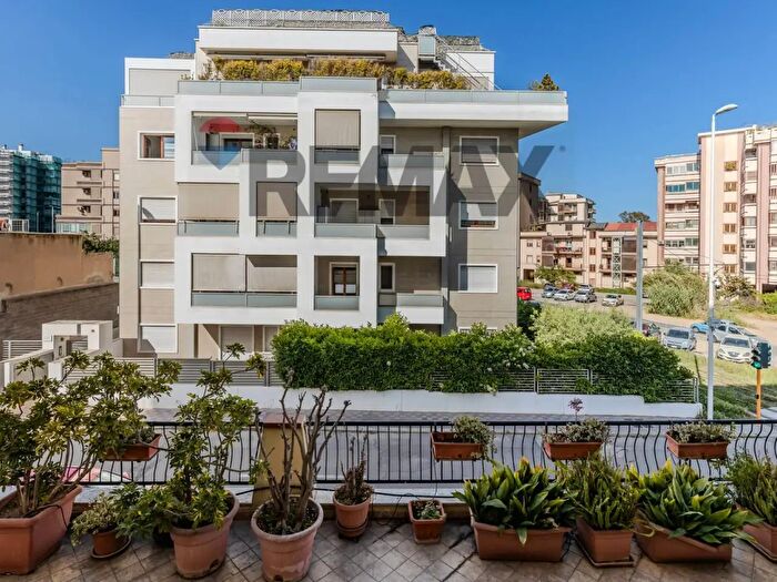 Appartamento trilocale in vendita in Via Luigi Galvani, Cagliari