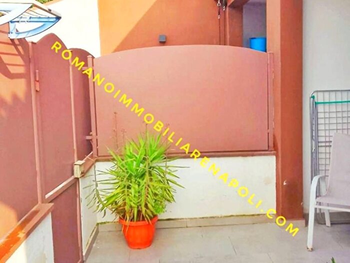 Appartamento trilocale in affitto in Via Raffaele Ruggiero, Agnano, Napoli