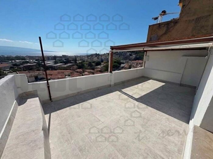 Appartamento trilocale in affitto in Viale Italia Montepiselli, Messina