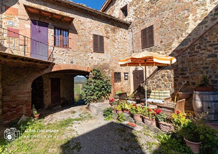 Appartamento con 5 locali in vendita in Castelnuovo Berardenga