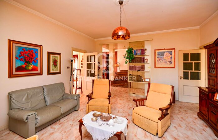 Casa con 6 locali in vendita in Via Ada Negri, Squinzano