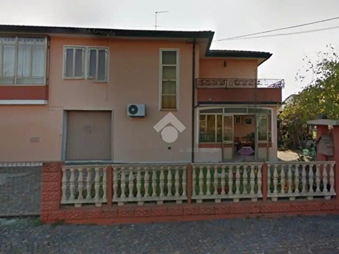 Casa con 6 locali in vendita in Via Giacomo Matteotti, Tribano