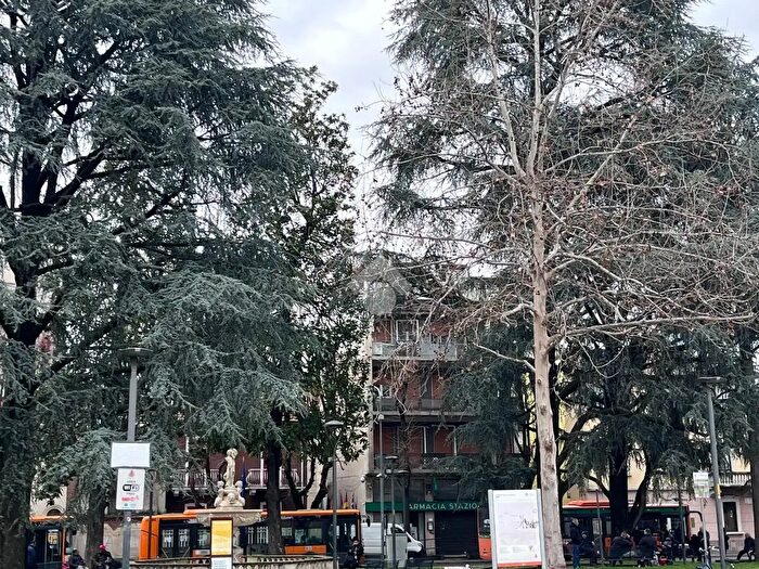 Appartamento trilocale in affitto in Piazza della Libertà, Rho