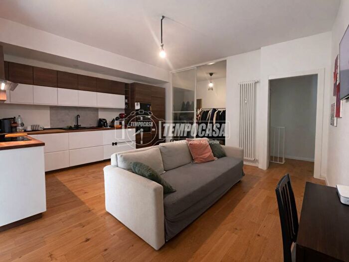 Appartamento quadrilocale in affitto in Via Domenico Berra, Crescenzago, Milano