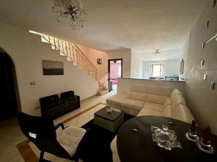 Appartamento con 5 locali in affitto in Appartamento Via Aonio Paleario, Veroli