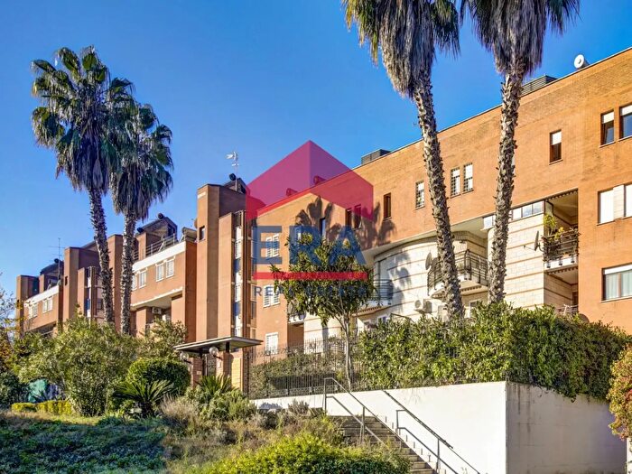 Appartamento trilocale in vendita in Via Ezio dErrico, Roma