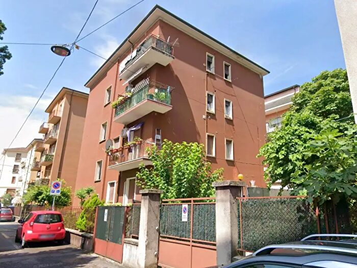 Appartamento con 5 locali in vendita in Via Lazise, Verona