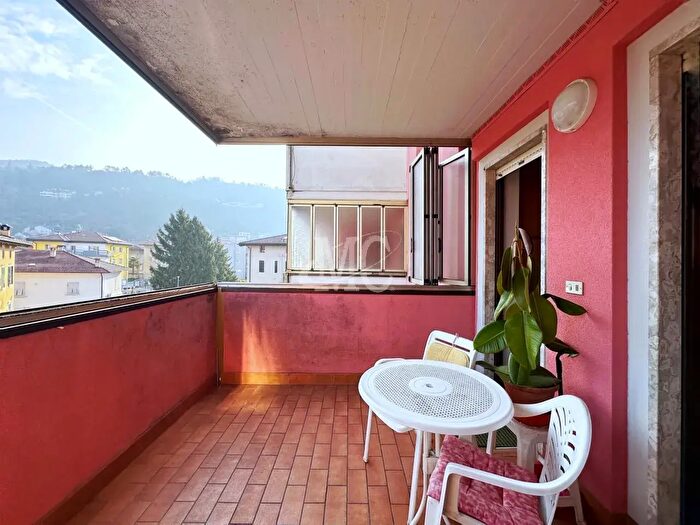 Appartamento quadrilocale in vendita in Via ai Fiori, Rovereto