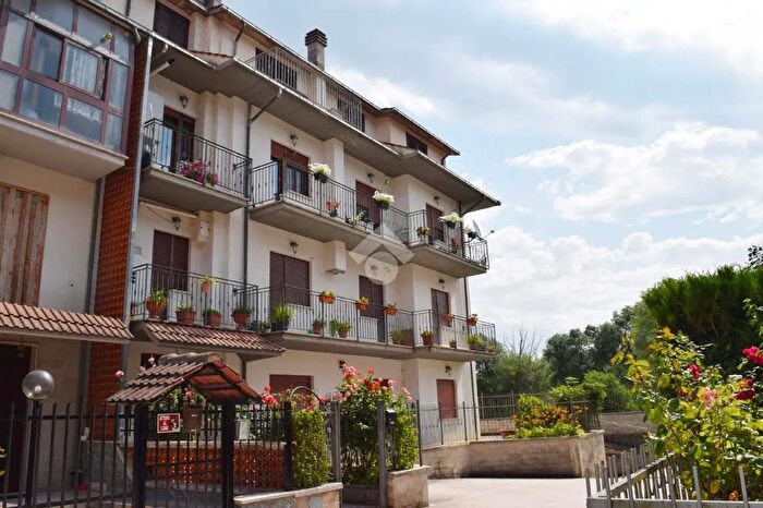 Appartamento quadrilocale in vendita in Via delle Macchie, Tagliacozzo