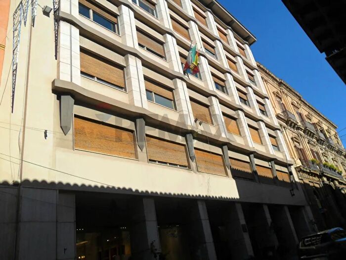 Appartamento con 13 locali in vendita in Corso Vittorio Emanuele, Caltanissetta