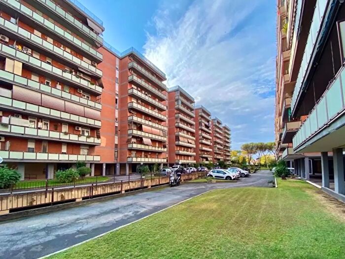 Appartamento trilocale in affitto in Via Francesco Gentile, Roma