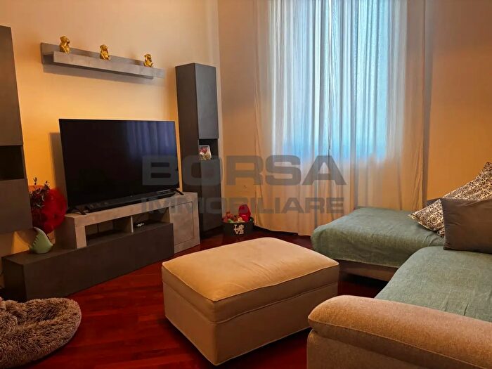 Appartamento quadrilocale in vendita in Viale Giosuè Carducci, Livorno