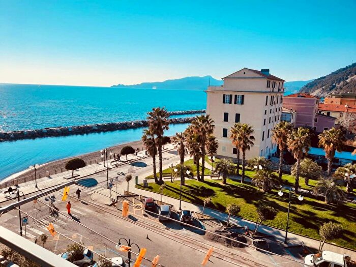 Appartamento trilocale in affitto in Centro, Chiavari