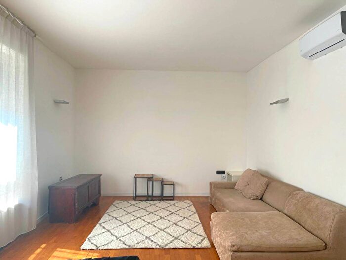 Appartamento trilocale in affitto in Via Vittoria Colonna, Amendola Buonarroti, Milano