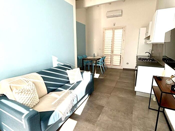 Appartamento bilocale in affitto in Via Cardinal Meglia, Santo Stefano al Mare