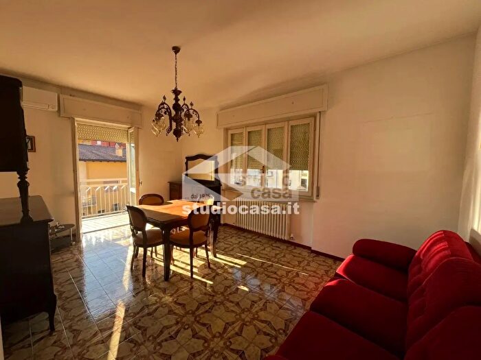 Appartamento trilocale in vendita in Via degli Alpini, Zogno