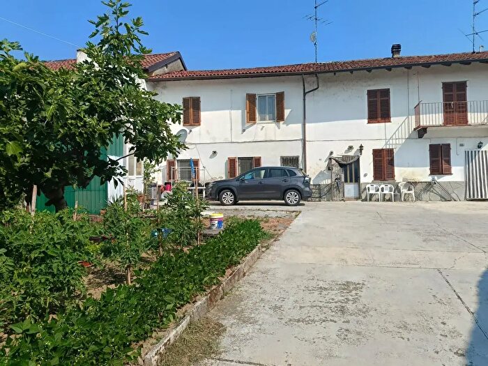 Appartamento con 5 locali in vendita in Strada Vialarda, Casale Monferrato