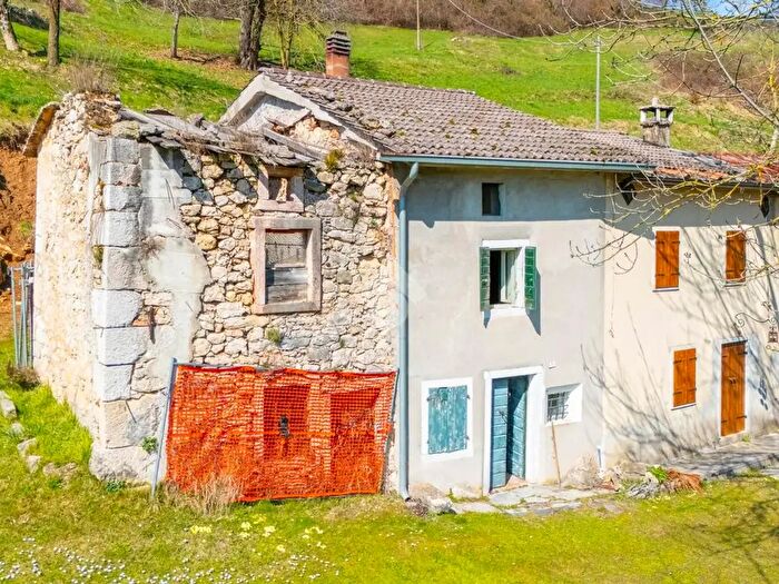Casa con 5 locali in vendita in Contrada Valleni, Rovere Veronese