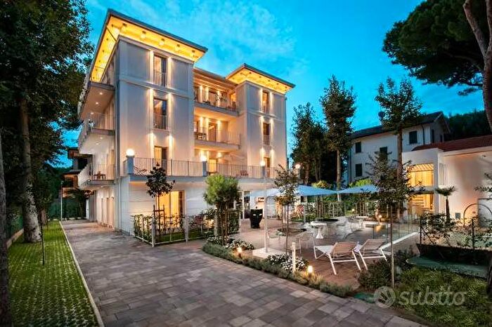 Appartamento bilocale in affitto in Viale C Battisti Riccione Rn Italia, Centro, Riccione