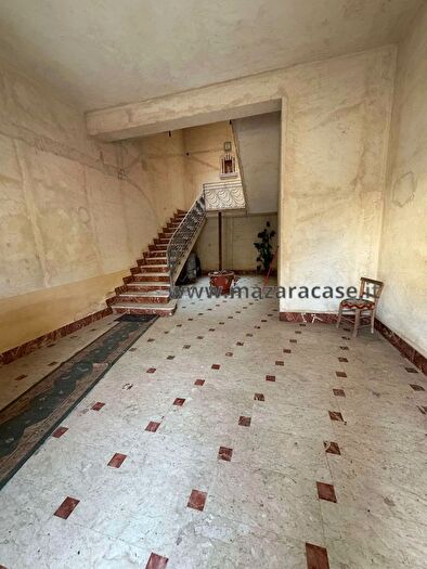 Casa con 12 locali in vendita in Mazara Del Vallo