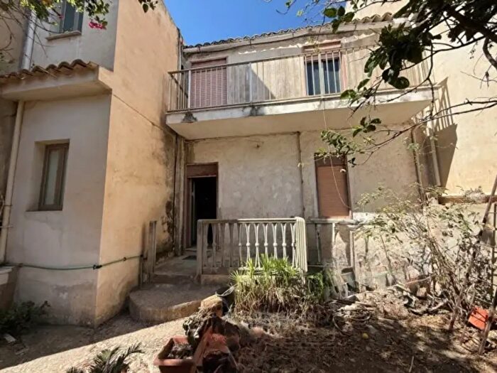 Casa con 6 locali in vendita in Via Paolo VI, Santa Croce Camerina