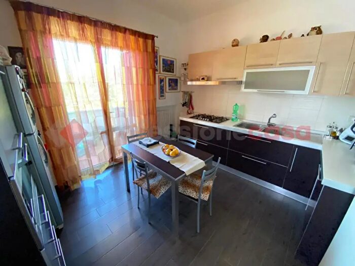 Casa con 10 locali in vendita in Strada da Ponte, Bari