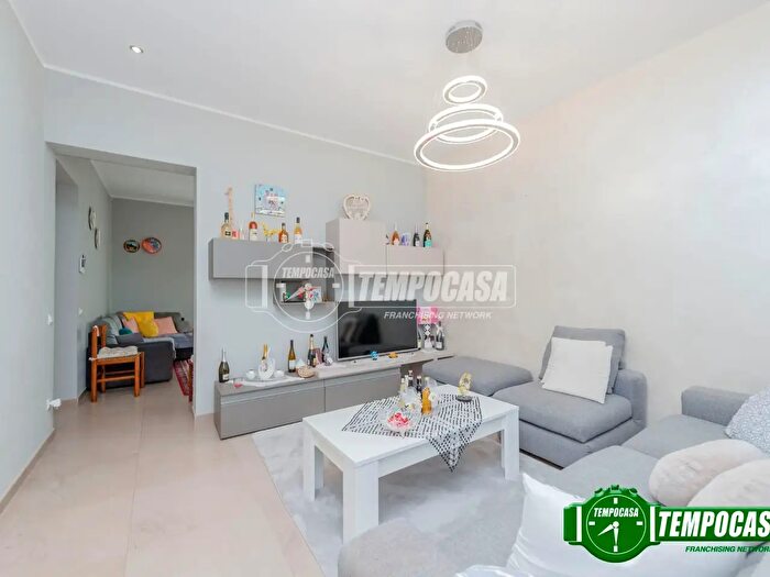 Appartamento trilocale in vendita in Via Broni, Piacenza