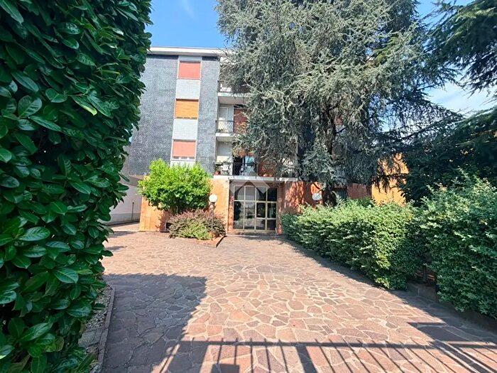 Appartamento bilocale in vendita in Viale Lombardia, Monza