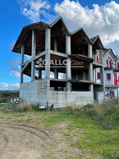 Casa con 6 locali in vendita in Via Enrico Berlinguer Cosenza, Cosenza