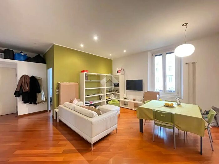Appartamento trilocale in affitto in Via Garigliano, Milano