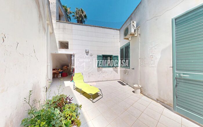 Appartamento trilocale in vendita in Corso Umberto, Trepuzzi