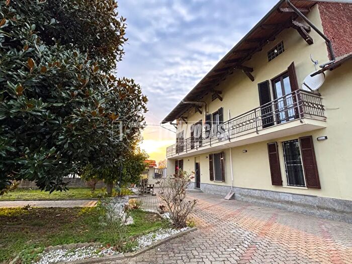 Casa con 8 locali in vendita in Strada Mondura, Palazzolo Vercellese