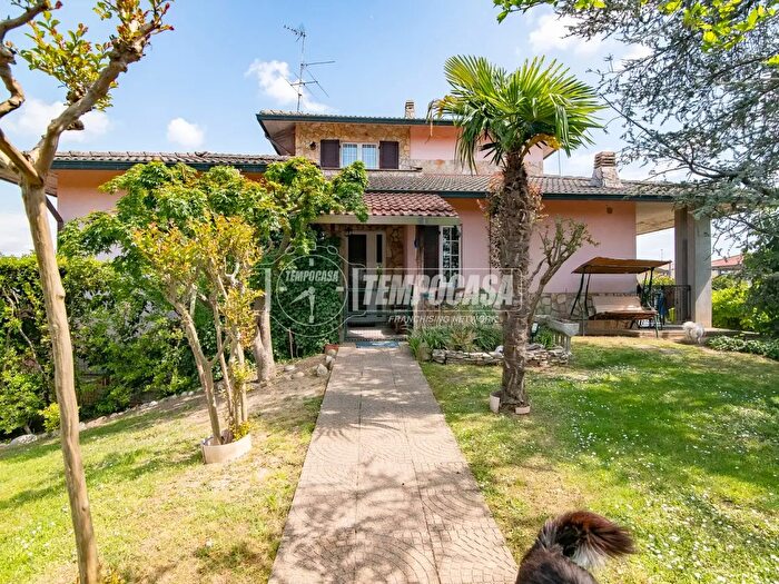 Casa con 5 locali in vendita in Via Brignite, Fornovo San Giovanni
